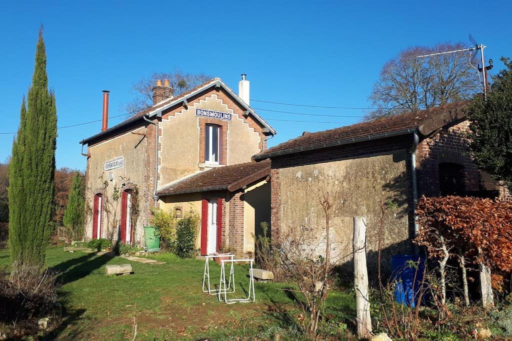 Charmante Ancienne Gare Halte Relais Bonsmoulins Buitenkant foto